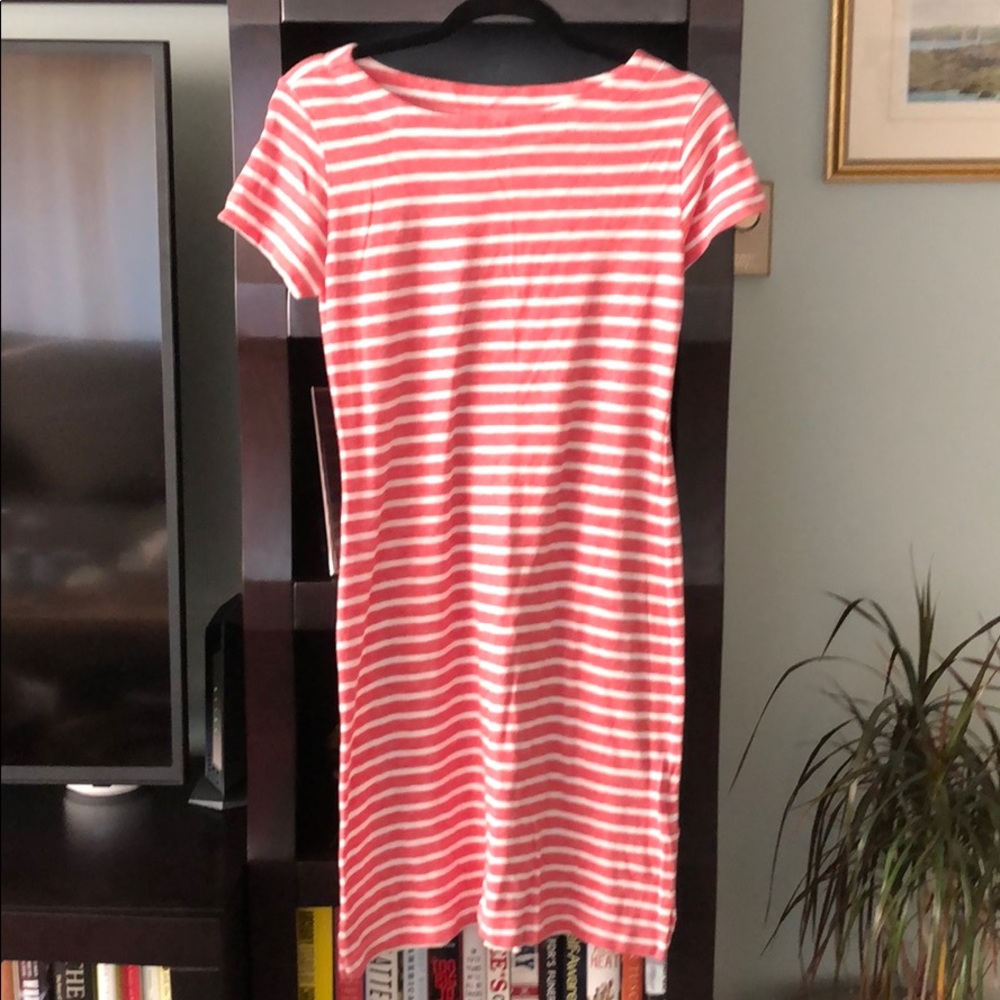 Vineyard vines T-shirt dress
